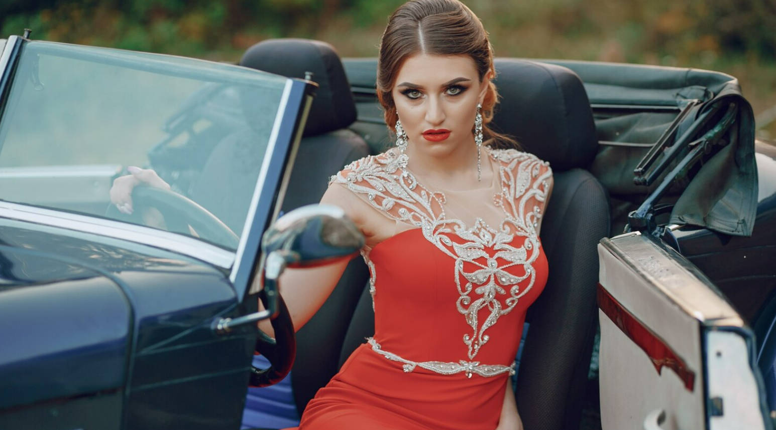 Explore city rooms confidently